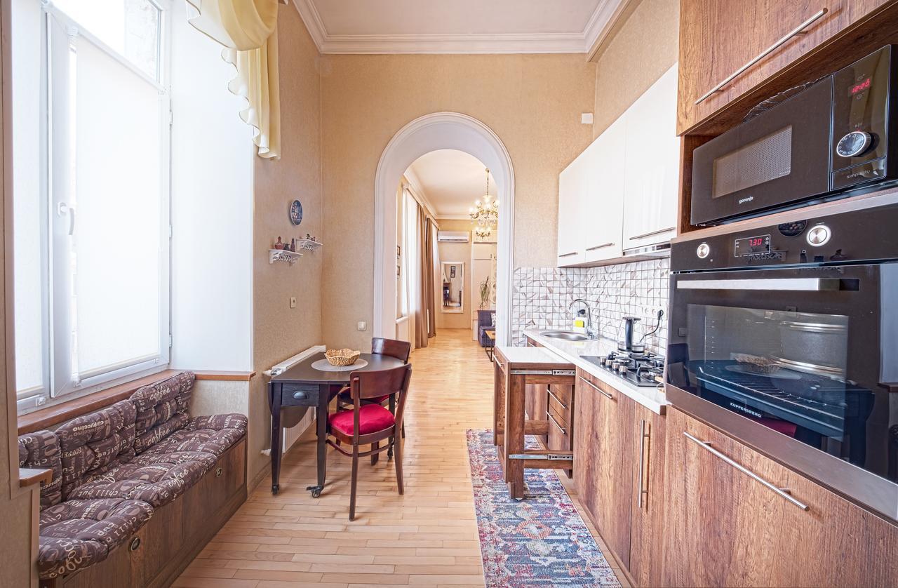 Royal District Apt ♛ Tbilisi Center Apartment Ngoại thất bức ảnh